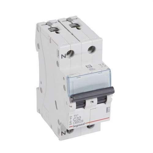 Magnetotermisk TX3 P+N 32A Kurva C Kurva C 6kA med referens 403589 från LEGRAND