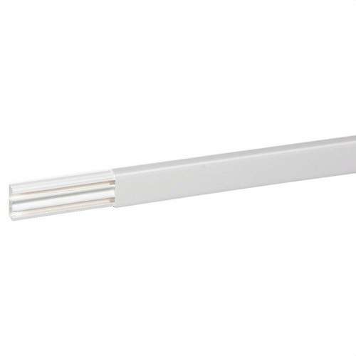 Kabelränna 40x16mm med 1 skiljevägg DLPLUS med referens 030021 från LEGRAND
