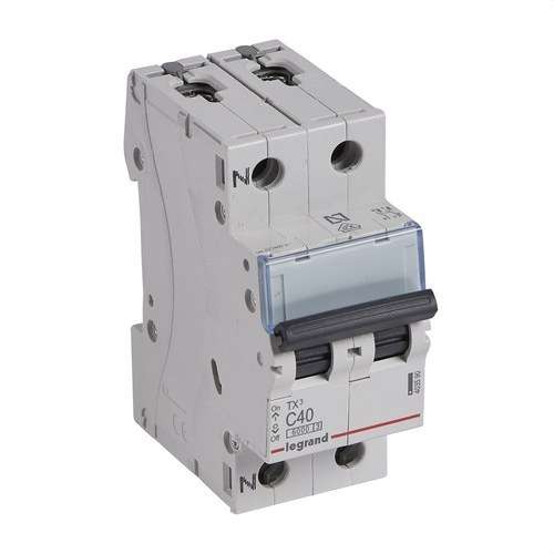 Magnetotermisk TX3 P+N 40A Kurva C Kurva C 6kA med referens 403590 från LEGRAND