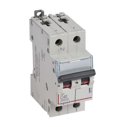 DX3 Effektbrytare P+N 40A Kurva C 6/10kA med referens 407760 från LEGRAND