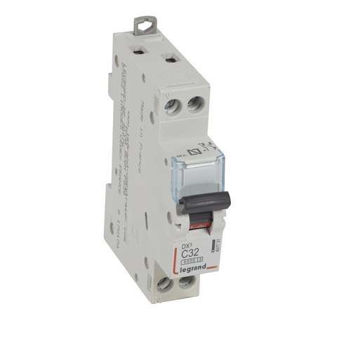 Magnetotermisk DX3 1P+N 32A Kurva C 6/10kA med referens 407731 från LEGRAND
