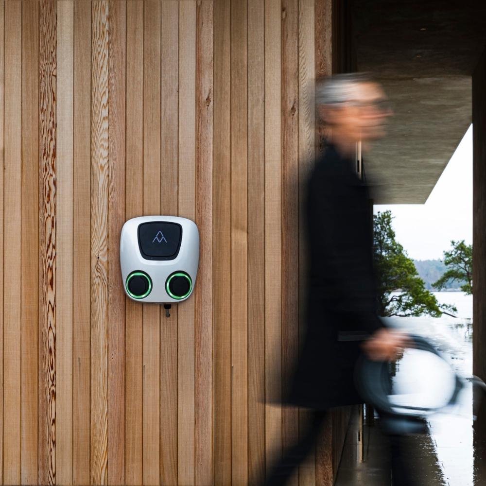 Dubbel laddare för elbil med wifi 2 x 22 kW Charge Amps Aura Twin Socket med referens 130909 från CHARGE AMPS