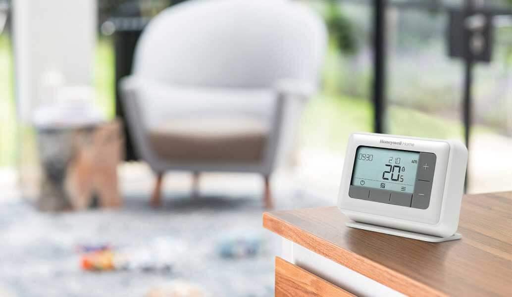 Honeywell T4R Wireless Programmable Thermostat with Tabletop Stand with reference Y4H910RF4005 from the brand RESIDEO