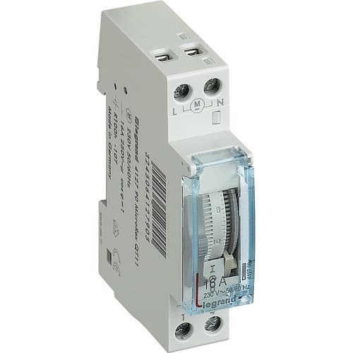 Programmerbar analog timer vertikal skiva daglig med gångreserv med referens 412790 från LEGRAND